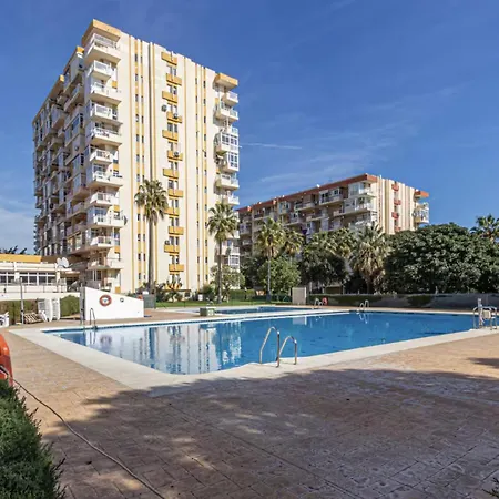 797 Rentals- Renovado Piso Con Hermosas Vistas En Iris 贝纳尔马德纳